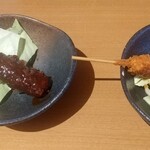 Ajino Mingei - 串カツは左が味噌、右がソース