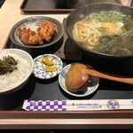 うどん日和 - 月見昆布うどん定食
