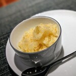 蒼 - 金沢柚子のグラニテ。運ばれた時、あまりに香り高く、ざわついたけれど、口に入れて衝撃をうけた一品。柚子よりも柚子、理想の柚子。