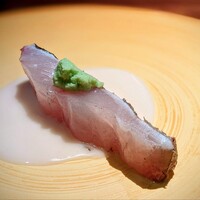 蒼 - 愛媛 藤本漁師さん、神経〆縞鯵の藁焼き お米と中国甘酒のソース。宝石ですか?! レアだけれど、ちゃんと中まで温かく、跳ね返ってくるような食感。