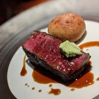 蒼 - 上田畜産さん、但馬玄45か月肥育 雌 シャトーブリアン。今まで41カ月を頂いたのが最長でしたが上回った。柔らかいのに噛み応えも適度、旨さが滲み薫る。この日つかった、もう半分残っていて、日本一の有名人が食べる予定Σ(･ω･ﾉ)ﾉ！