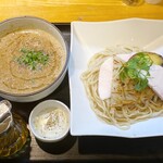 麺処 飯田家 - 料理写真:[D.O.P]ゴルゴンゾーラ・ピカンテの鶏白湯つけ麺 蜂蜜をかけて