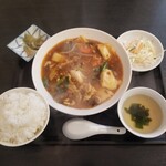 Fukuwarai - 水餃子とお野菜の酸辣煮　950円