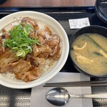 松屋 - 炙り十勝豚丼全体（初見）