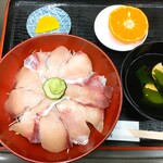 道の駅 松浦海のふるさと館 - ぶり丼大盛定食