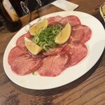 炭火焼肉 七厘亭 - 