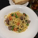 ItalGabon - パスタセット「サルシッチャと菜の花のオイルパスタ」 (¥ 1,100)。