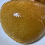 ケーワン - クリームパン　大
      タイミング良く焼きたてが並んでいたので迷わず購入しました