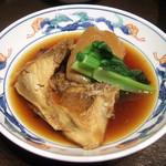 藤吉 - 大根と天然ぶり煮付(750円)