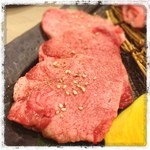 食彩和牛 しげ吉 - やはり黒タンは旨いっ