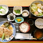 Totoya - 煮魚定食も150円、値上がりし、1,100円になっていました。