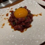 焼肉 神宮 別邸 - 黒部和牛レアビーフ