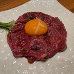 焼肉 神宮 別邸 - 九州黒部和牛ローストユッケ