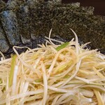 横浜家系ラーメン 蓮 - ネギ♪海苔