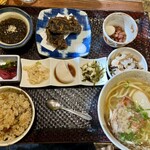 泡盛と沖縄料理　龍泉 - そば御膳