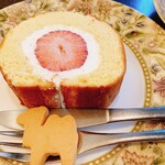 森のらくだ - いちごのロールケーキ