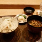 虎白 - 「飯物」赤味噌、ナメコ