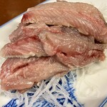 銚子屋 - 銚子港から直送される新鮮なイワシ刺身420円