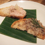 スパイスカフェ - 2013年クリスマスディナー(5800円)のアミューズ。生ハムときのこペーストのカナッペ