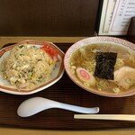 王蘭食堂 - ラーメン炒飯セット、大盛りでも無料サービス