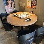 韓国料理 ホンデポチャ 新大久保本店 - テーブル席