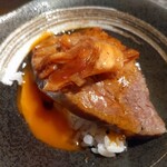 SATOブリアン - ヒレすき飯完成！肉だけでなく、玉ねぎの煮え加減も、割下も、ごはんに至るまで、隙なし。