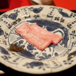 にくの匠 三芳 - 「向付」タン薄造りの昆布締め