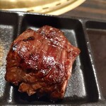 SATOブリアン - 鹿児島産ハラミ。にんにくダレとよく合った。飲み込むのが惜しかった…………。