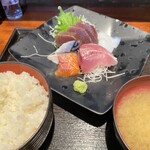 sanrikuminatomachisakabasakanayataishou - 刺身定食（並）