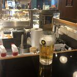 デリカのサカイ - 厨房で酒飲んでる気分