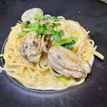 Tom's Cafe - 広島産の牡蠣とレモン風味のパスタ