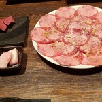 赤坂焼肉うしや 鳥取米子店 - ハツ刺し・タン塩