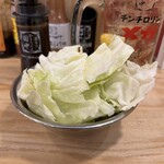 串カツ田中 - キャベツ