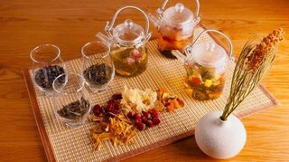 HENGEN - 季節のオリジナルブレンド茶　薬膳素材や茶葉、ドライフルーツを季節で組み合わせます。
