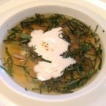 ラトリエ ドゥ ジョエル・ロブション - フォアグラのラビオリ ハーブ入りブイヨンスープ2,000円