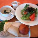 エヴァンタイユ ゴルフクラブ レストラン - サラダメインのパン～(2013.12.18)