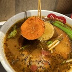 北海道スープカレー Suage - 炙りトマチハンバーグと8種の野菜カレー
