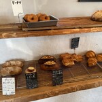 天然こうぼぱん とことこ - 定番のベジクロも復活してまし種(о´∀`о)