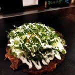 てっぱん紅白 - ネギ焼きに更にネギ追加トッピング(´ε｀ )