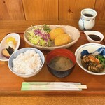 233564604 - コロッケ定食（1100円）