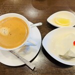 中国料理 丹甫 - ホットコーヒー＆杏仁豆腐