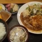 Yamato - 煮込みハンバーグ定食￥980(税抜き)