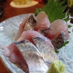 海鮮居酒屋ふじさわ - 空輸できるようになったので、朝取れニシンが刺身で食べられるようになりました。希に横浜でホッケの刺身も食べられます。