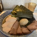 破壊的イノベーション - 特製濃厚煮干し、のり、チャーシュー