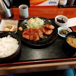 Tairyou - チキンカツと海老カツ定食 900