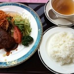 花祭ゴルフ倶楽部 - ジューシーメンチカツ定食