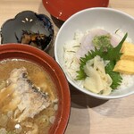 Sakana To Sake Mihara - あら汁、丼、小鉢