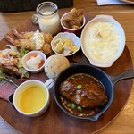 Grill Restaurant MOCHA - 見よ❗️コレが、モカマルプレートだぁ〜٩( ᐛ )و