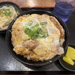 かつ丼 吉兵衛 - 玉子とじかつ丼背ロースてんこ盛り玉子2個とミニうどん