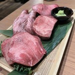 焼肉一心たん助 旦 - 